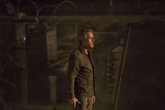 Hugh Laurie - Chance - 2x10 - 'Especially if You Run Away'